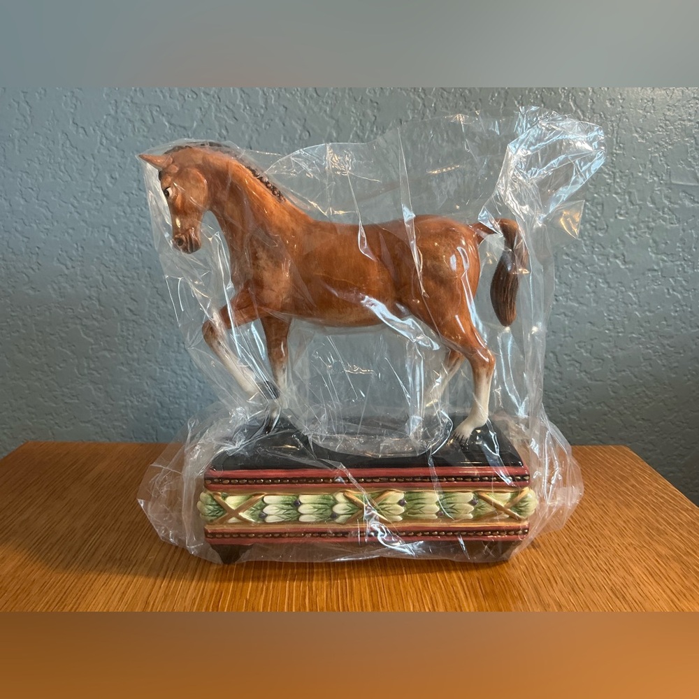 Fitz & Floyd Classics Horse Porcelain Figurine NIB RARE, Mint Condition Vintage